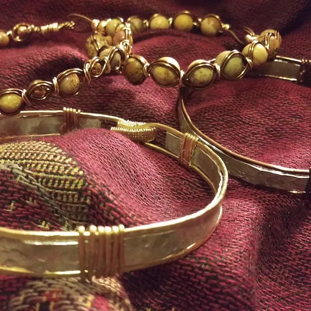 Handcrafted bangle bracelets - Picture 3 of 3